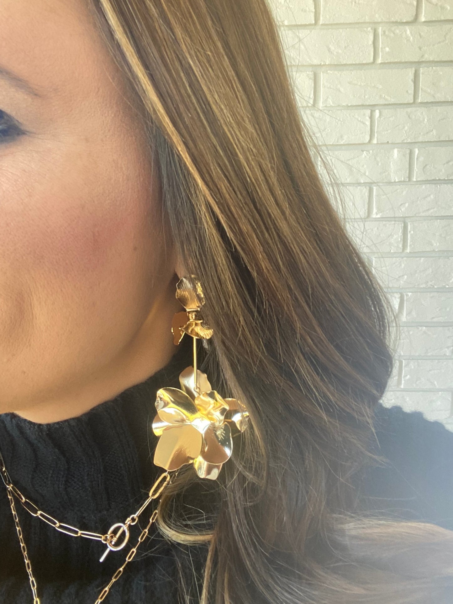 Two-Tier Gold Metal Flowers