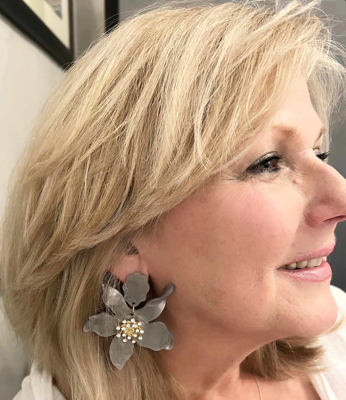 Acrylic Flower Earrings: Grey