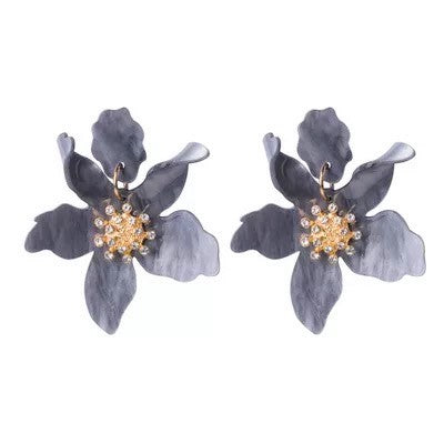 gray, flower earrings, shine, sparkle, acrylic earrings, resin earrings, grey earrings